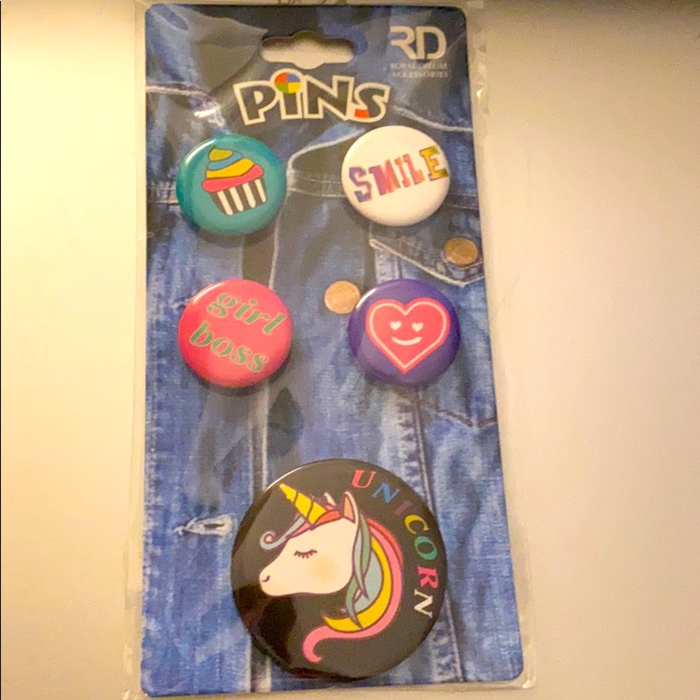🧁 ❤️🦄 GIRLBOSS BUTTONS 5 pack